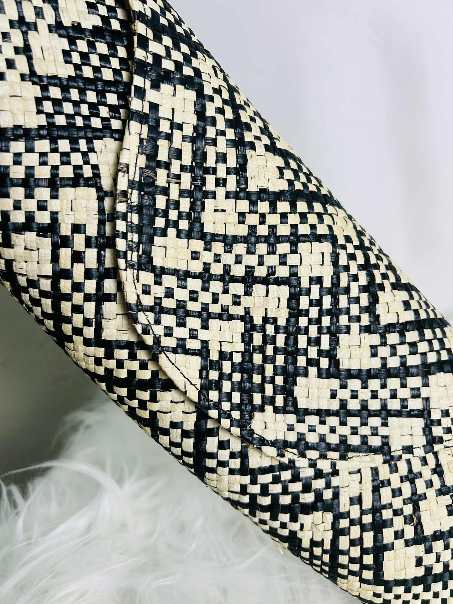 Mayumi Clutch - Black Base Zigzag