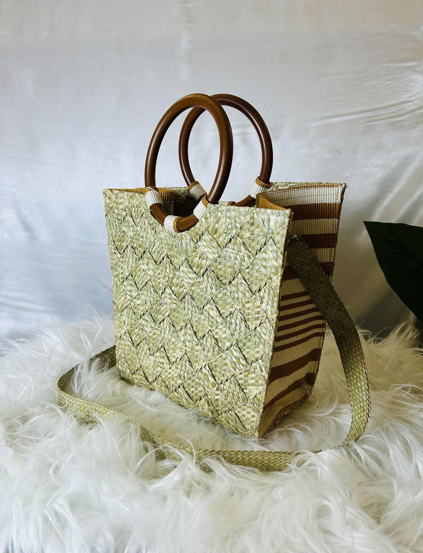 Larabel Small Tote with Wooden Handle and Detachable Strap