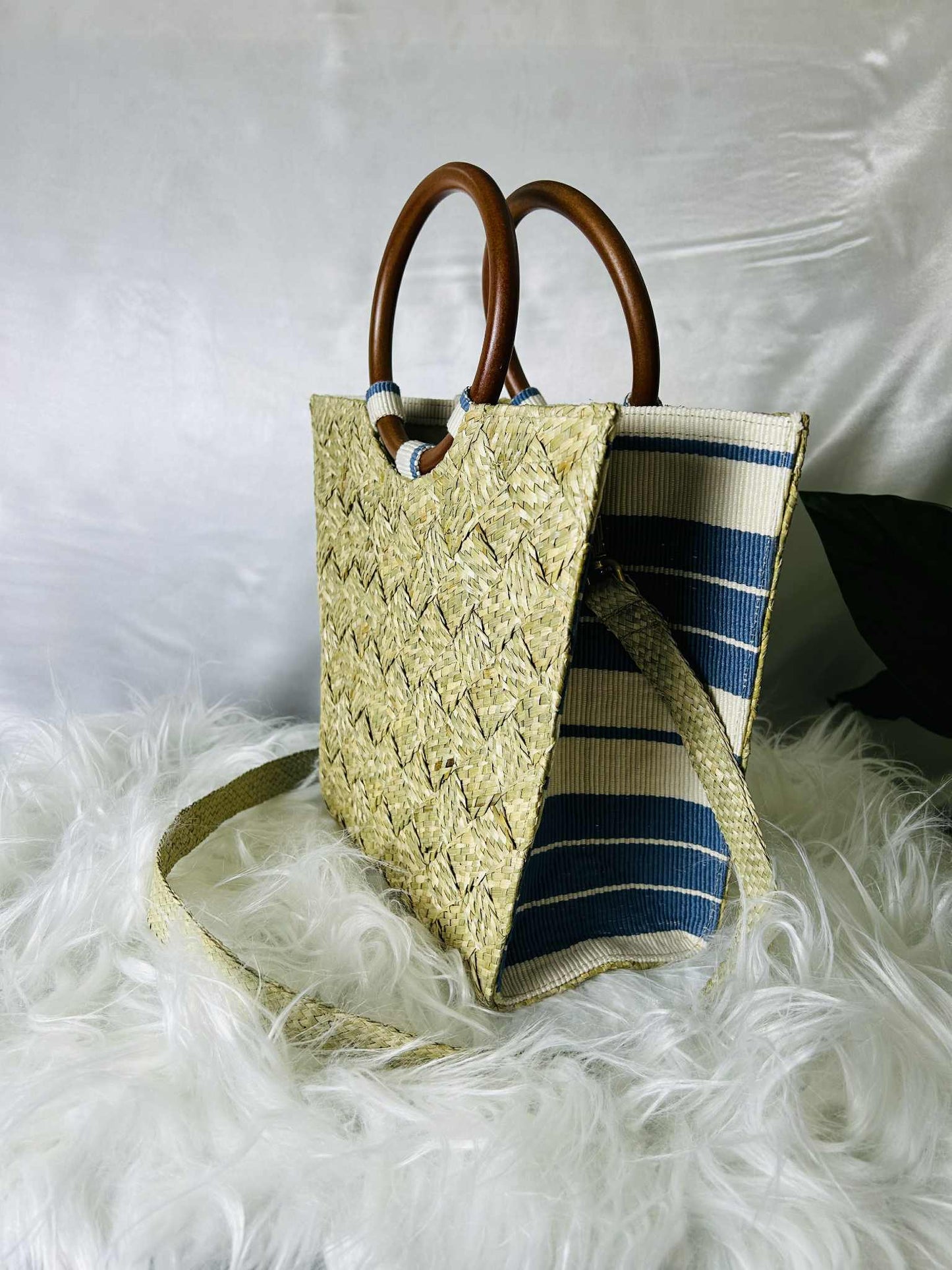 Larabel Small Tote with Wooden Handle and Detachable Strap