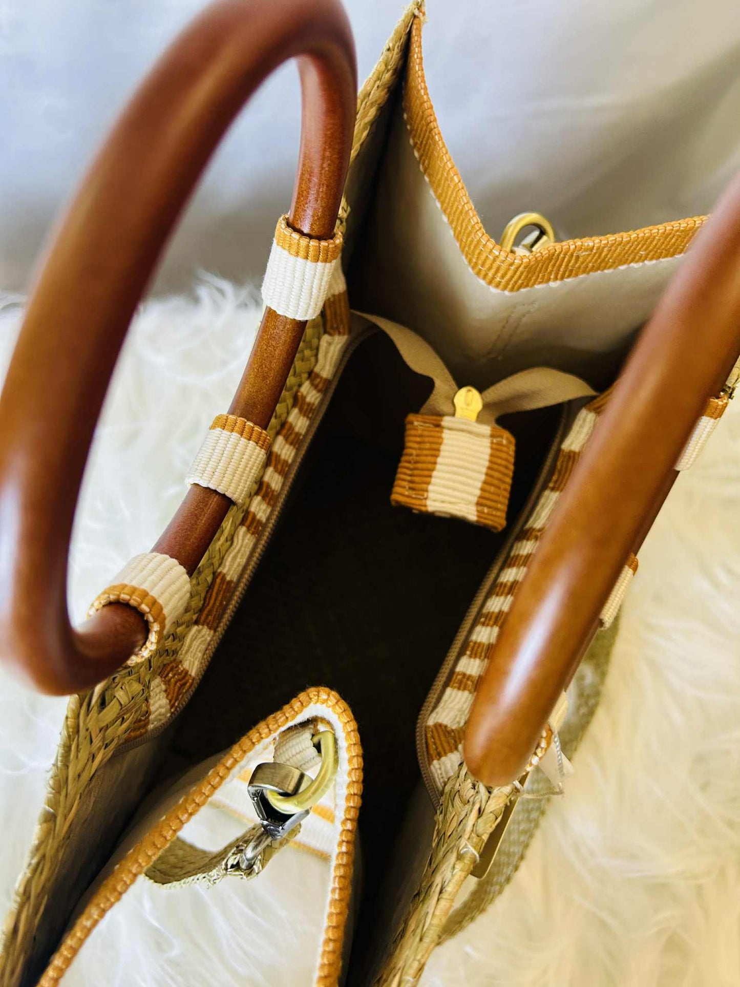 Larabel Small Tote with Wooden Handle and Detachable Strap