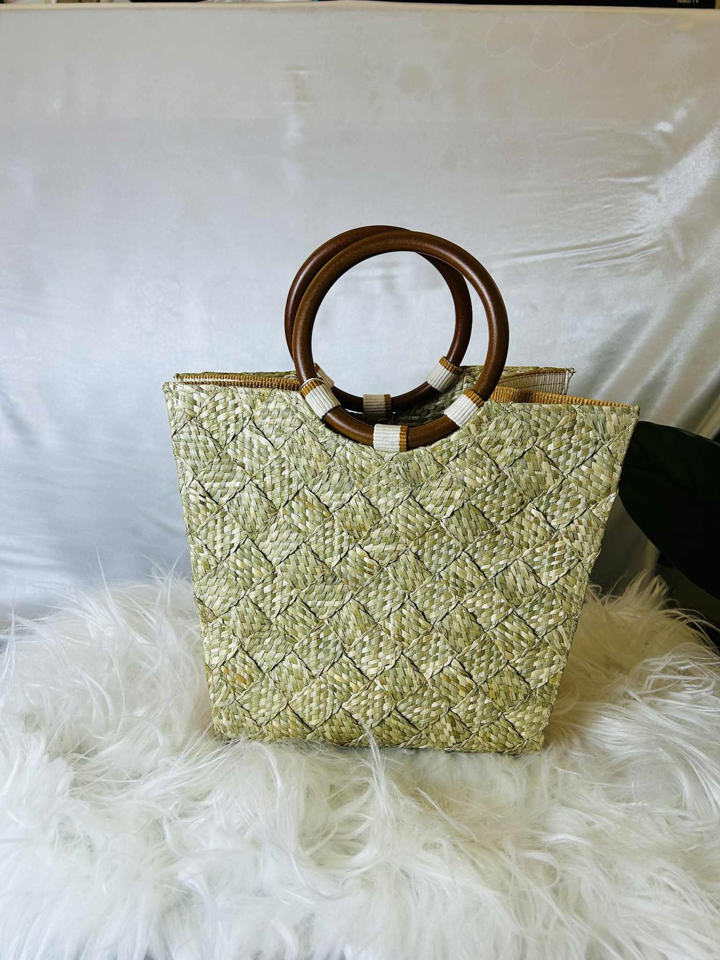 Larabel Small Tote with Wooden Handle and Detachable Strap