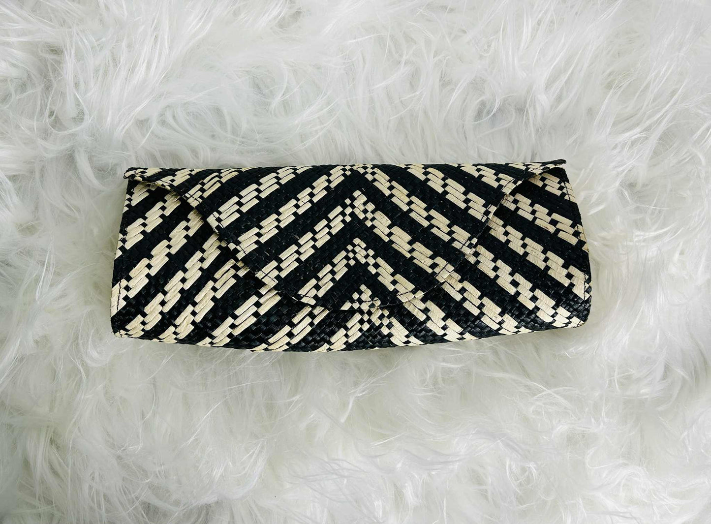 Mayumi Clutch - Black Base LABRA