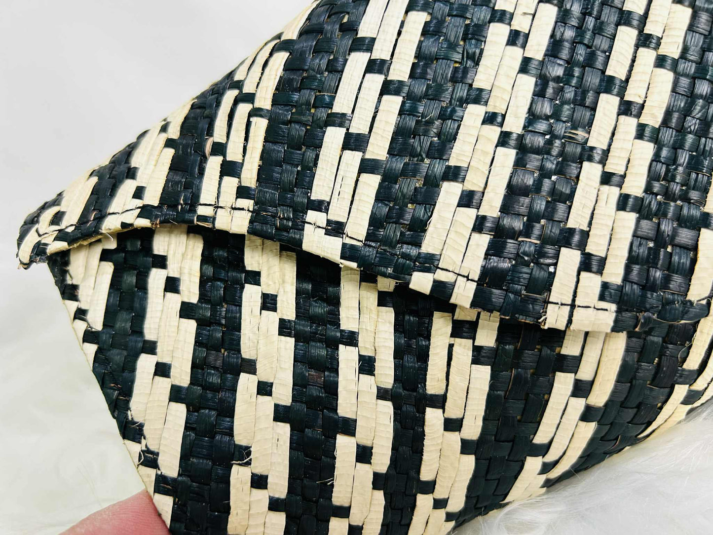 Mayumi Clutch - Black Base LABRA